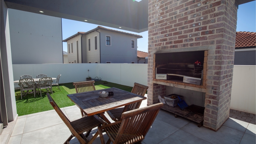 3 Bedroom Property for Sale in Calypso Beach Western Cape